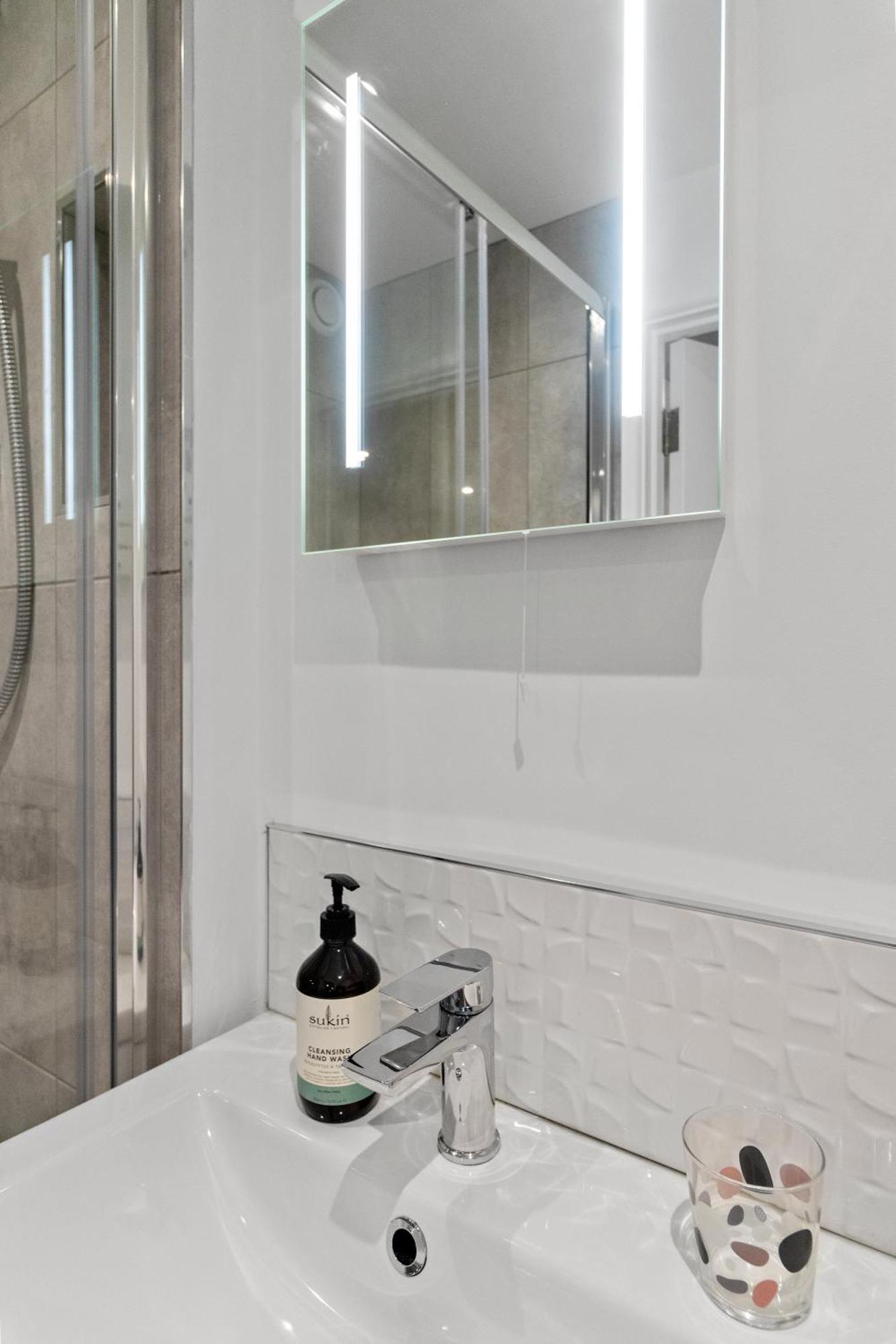 Exeter City Centre Apartments Riley Apartment Екстериор снимка